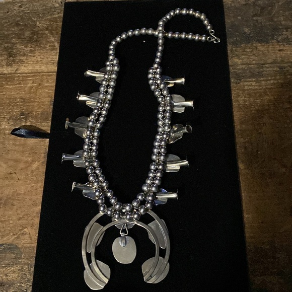 Native American Indian Squash Blossom Necklace. - Picture 9 of 11